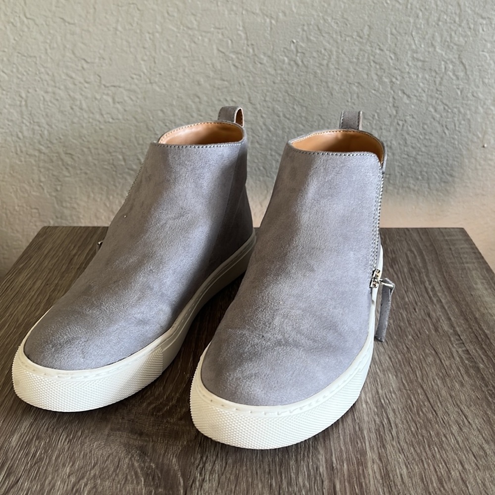EUC J. Crew High top Sneakers suede - Picture 1 of 5